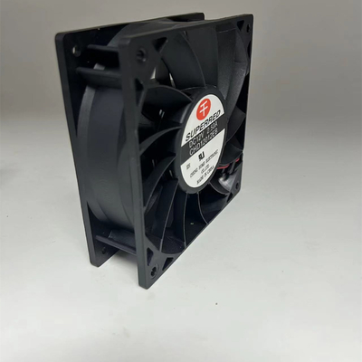 カスタマイズされた120 x 120 x 38mm DCの冷却ファンの黒プラスチックPBT 94V0フレーム