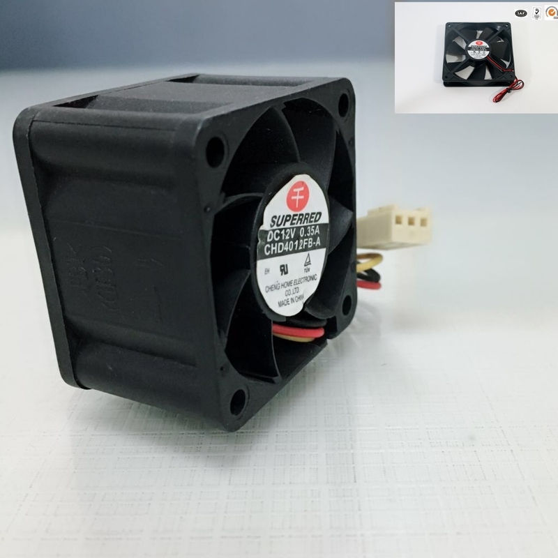 3ピン コネクタが付いている2.4W DCの冷却ファンのボール ベアリング/スリーブ軸受け