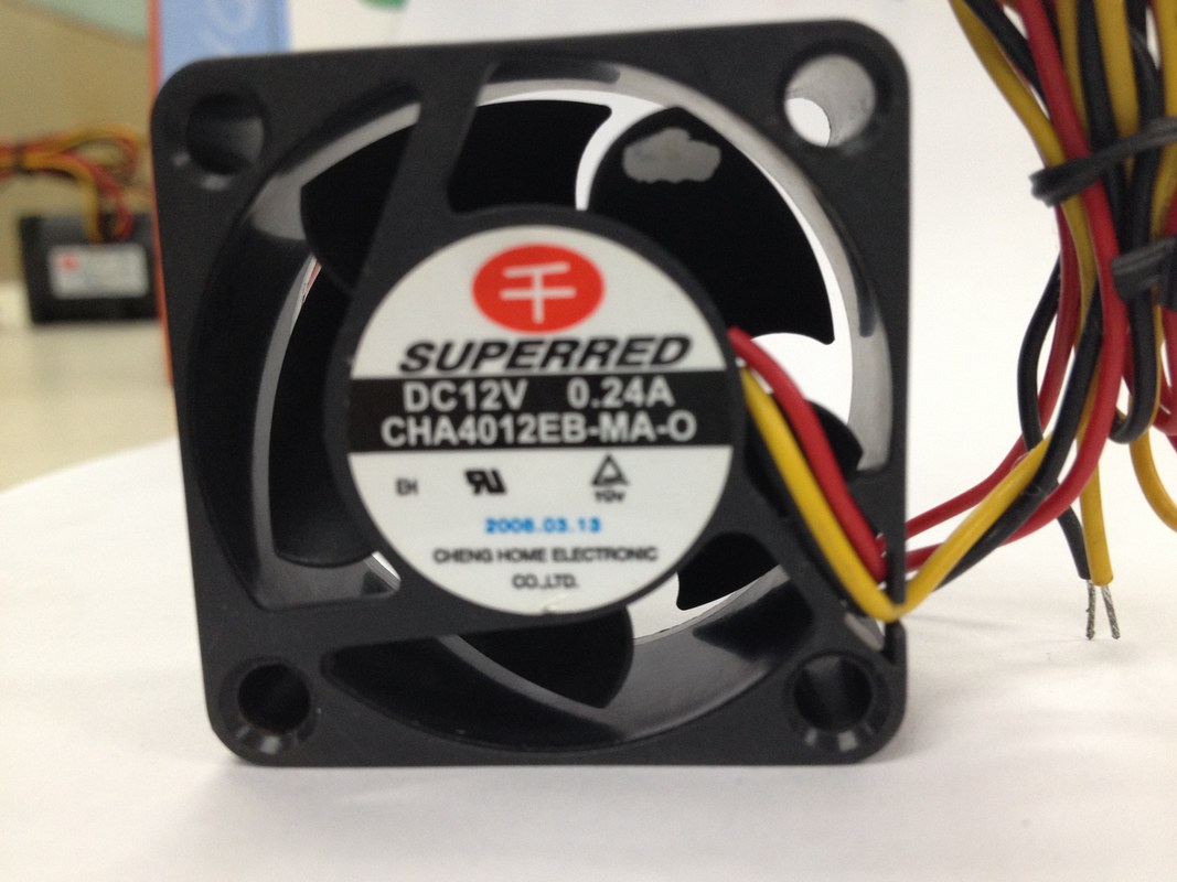 DC 12V 5Vの冷却ファンのボール ベアリング/スリーブ軸受けの黒い色